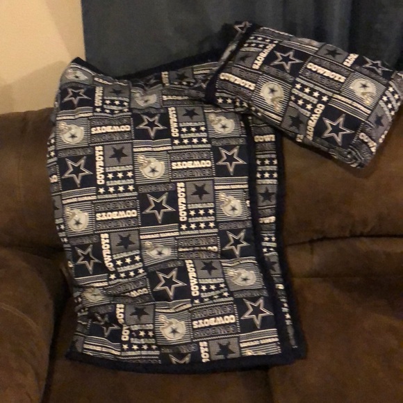 Baby blanket and pillow - Picture 2 of 2